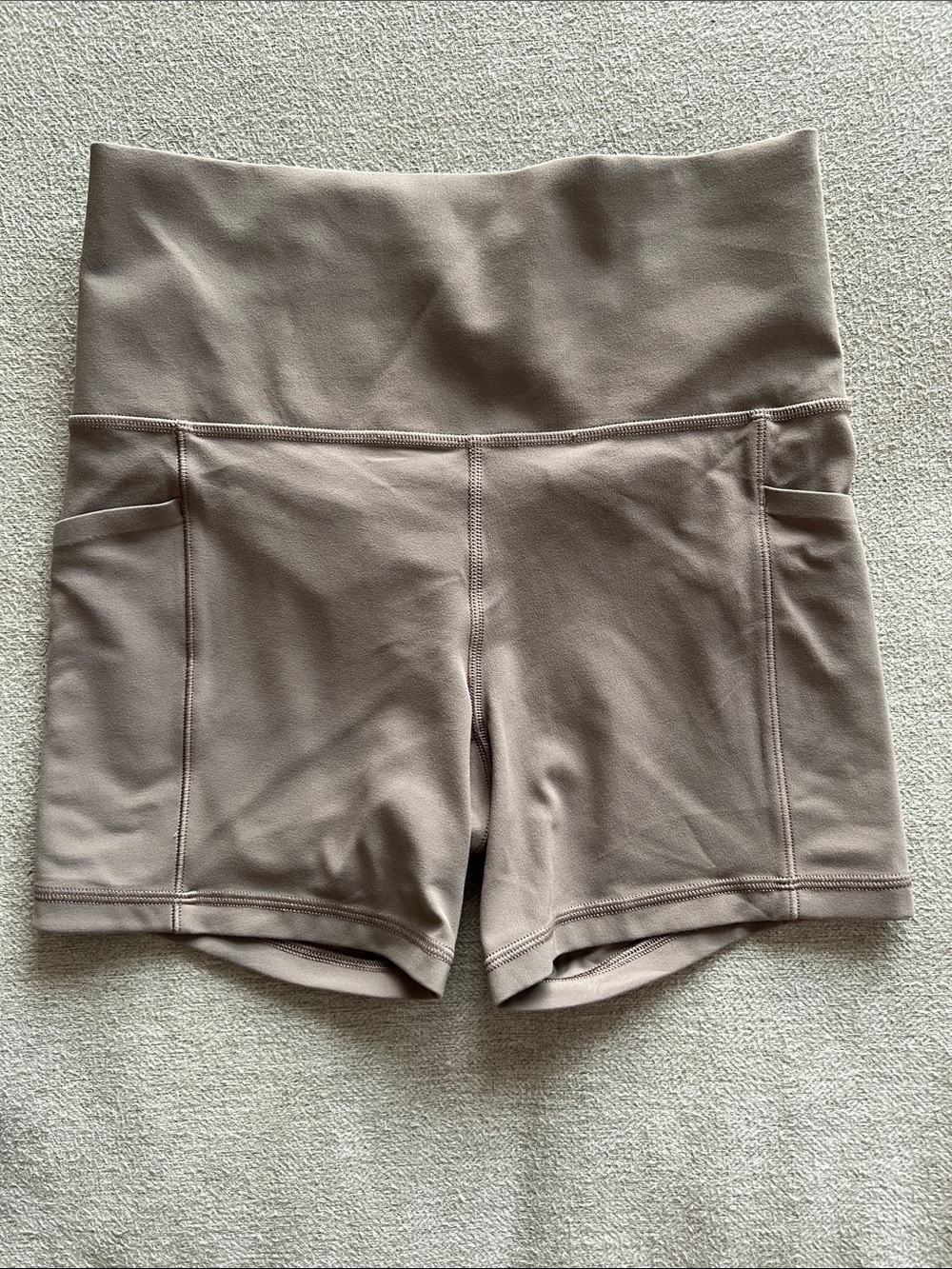 Athleta Salutation Stash 5” Short High-Waist in Taupe